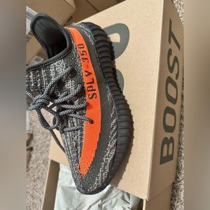 Authentic adidas Yeezy Boost 350 V2  Carbon Beluga